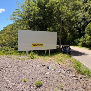 VALLA UBICADA EN EL KM. 220 CARRETERA CA-10 A ESQUIPULAS