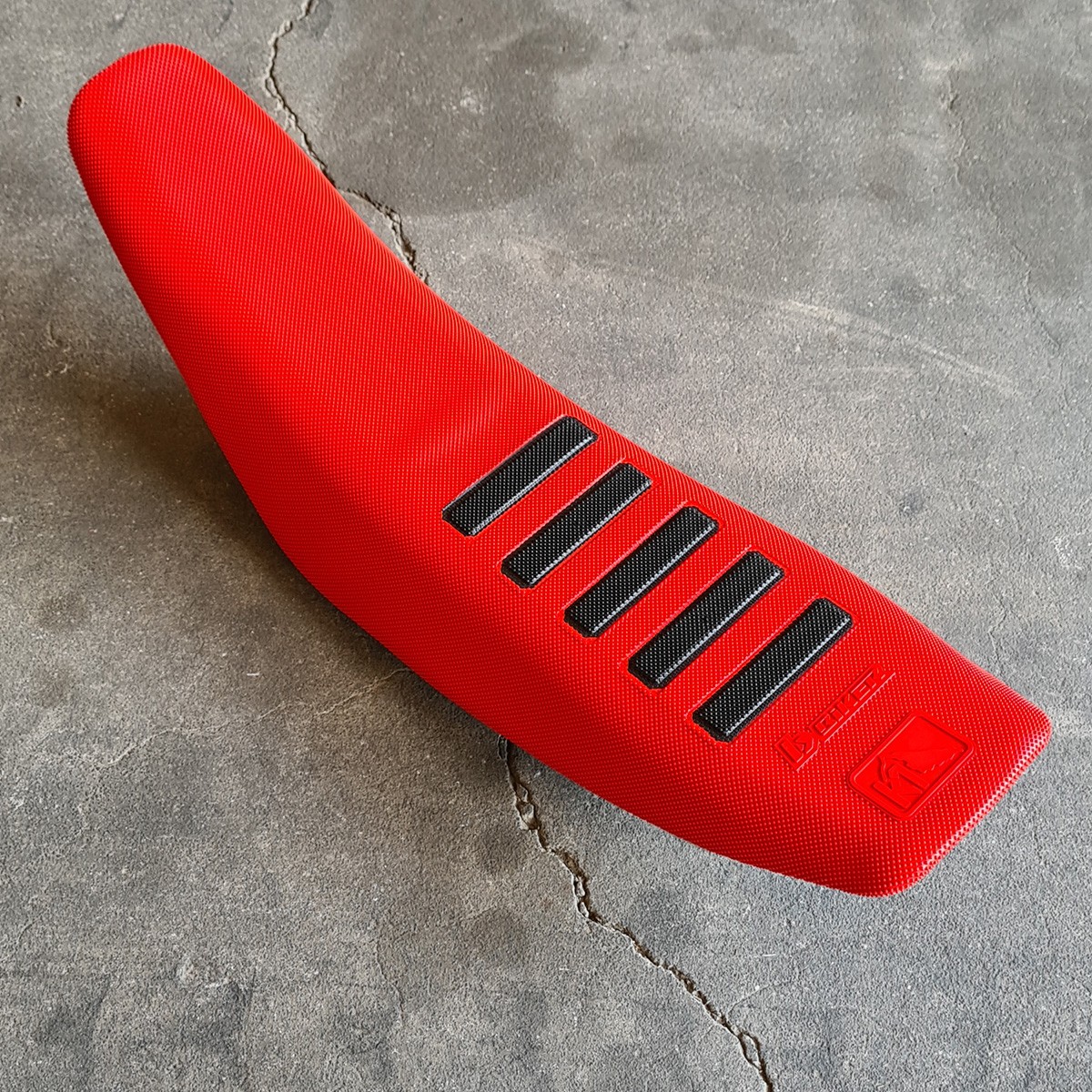 (00.55.66.14) FORRO DE ASIENTO MOLDE K1 CONTROL ROJO/NEGRO BIKER - Imagen 3